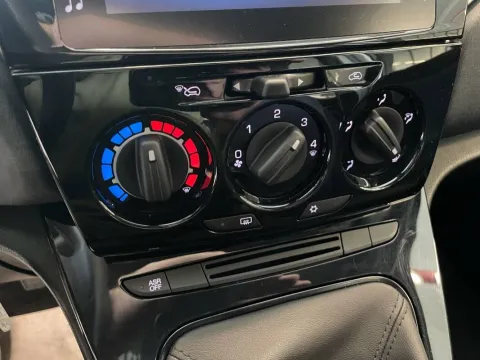 Lancia Ypsilon 1.0 firefly hybrid Silver Plus s&s 70cv - Immagine 14