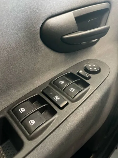 Lancia Ypsilon 1.0 firefly hybrid Silver Plus s&s 70cv - Immagine 15