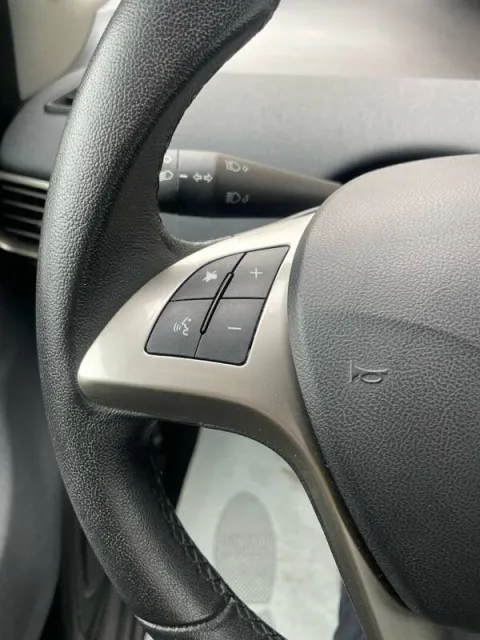 Lancia Ypsilon 1.0 firefly hybrid Silver Plus s&s 70cv - Immagine 19