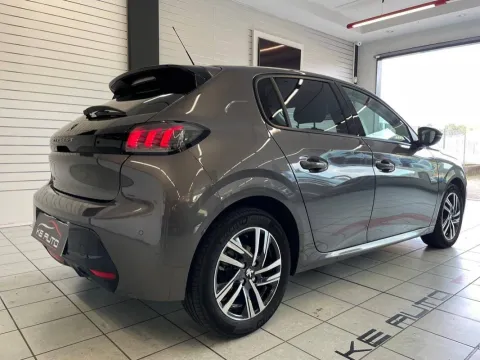 Peugeot 208 1.2 puretech Allure Navi Pack s&s 100cv - Immagine 4
