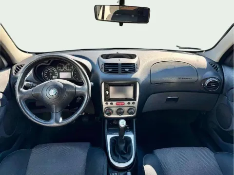 Alfa Romeo 147 5p 1.6 ts 16v BlackLine 105cv - Immagine 7