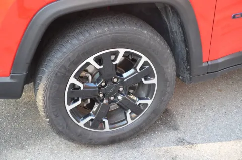 Jeep Compass 1.3 turbo t4 phev Trailhawk 4xe at6 - Immagine 12