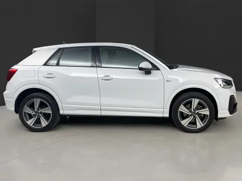 Audi Q2 40 2.0 tfsi S line edition quattro s-tronic - Immagine 4