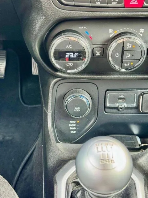 Jeep Renegade 2.0 mjt Limited 4wd 140cv - Immagine 13