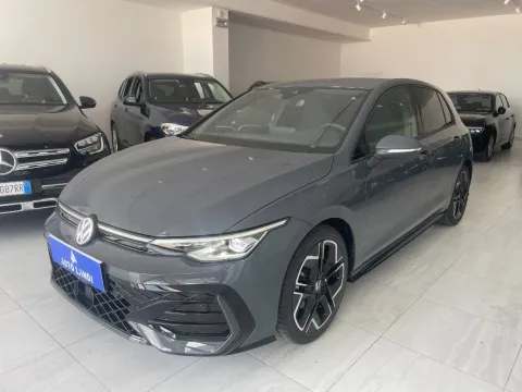Volkswagen Golf 2.0 tdi R-Line 150cv dsg - Immagine 1