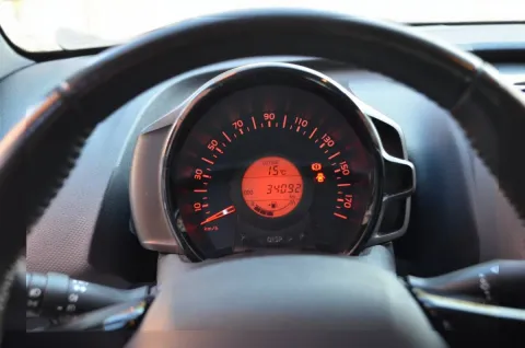 Peugeot 108 5p 1.0 vti Active s&s neopatentati - Immagine 11
