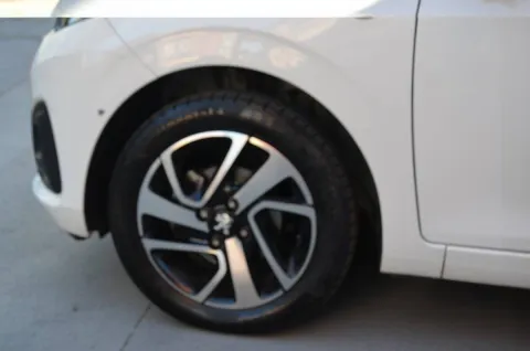 Peugeot 108 5p 1.0 vti Active s&s neopatentati - Immagine 17