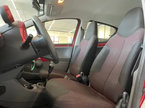 Toyota Aygo 5p 1.0 Now Connect - Immagine 9
