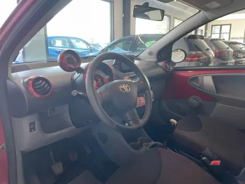 Toyota Aygo 5p 1.0 Now Connect - Immagine 10