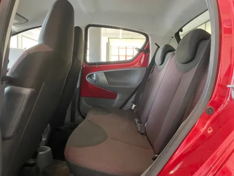 Toyota Aygo 5p 1.0 Now Connect - Immagine 11