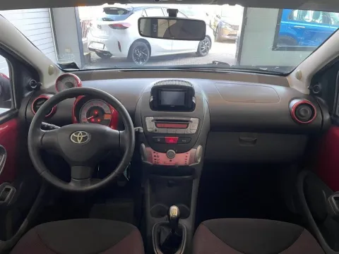 Toyota Aygo 5p 1.0 Now Connect - Immagine 12