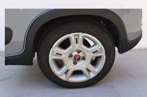 Fiat Panda 1.0 firefly hybrid City Life s&s 70cv - Immagine 16