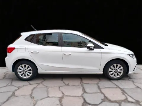 Seat Ibiza 1.0 tgi Business 90cv - Immagine 4