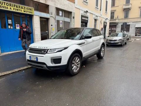Land Rover Range Rover Evoque 5p 2.0 ed4 SE 150cv my19 - Immagine 1