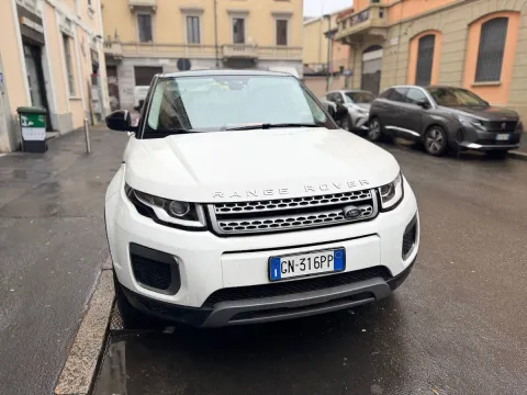 Land Rover Range Rover Evoque 5p 2.0 ed4 SE 150cv my19 - Immagine 2
