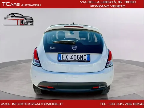 Lancia Ypsilon 0.9 t.air Gold ecochic metano 80cv E5+ - Immagine 1