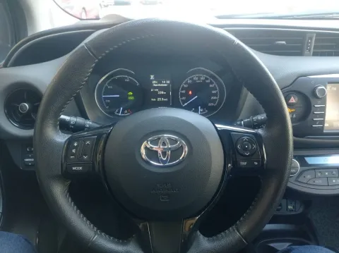 Toyota Yaris 5p 1.5h Business - Immagine 8