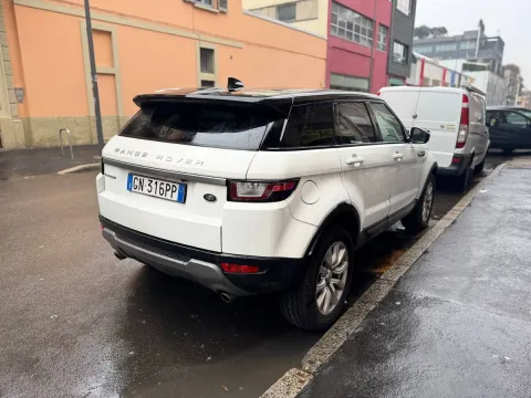 Land Rover Range Rover Evoque 5p 2.0 ed4 SE 150cv my19 - Immagine 5