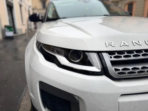 Land Rover Range Rover Evoque 5p 2.0 ed4 SE 150cv my19 - Immagine 8
