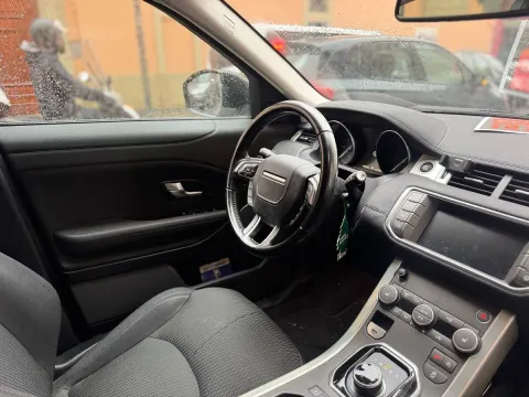 Land Rover Range Rover Evoque 5p 2.0 ed4 SE 150cv my19 - Immagine 18