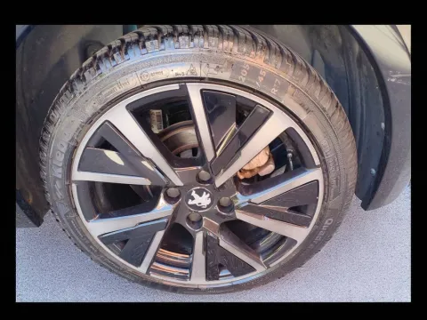 Peugeot 208 1.2 puretech GT Pack s&s 100cv - Immagine 15