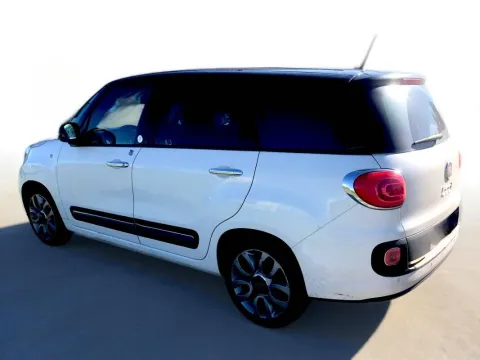 Fiat 500L Living 1.6 mjt Lounge 105cv - Immagine 4
