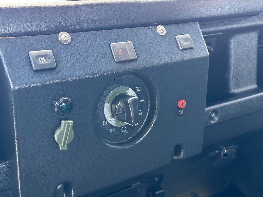 Land Rover Defender 90 2.5 td Soft Top - Immagine 16
