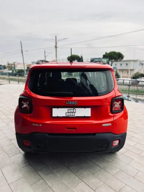 Jeep Renegade 2.0 mjt Longitude 4wd 140cv - Immagine 5