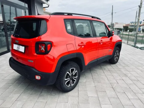 Jeep Renegade 2.0 mjt Longitude 4wd 140cv - Immagine 6