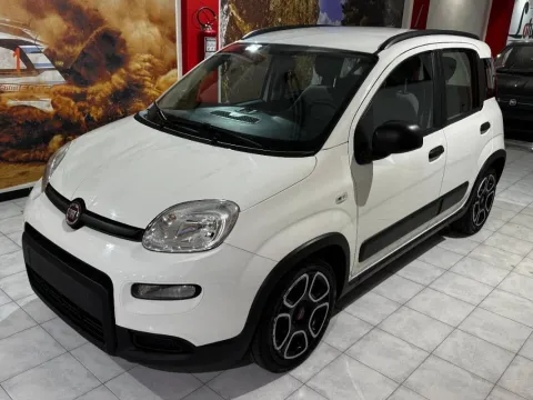 Fiat Panda 1.0 firefly hybrid City Life s&s 70cv 5p.ti - Immagine 1