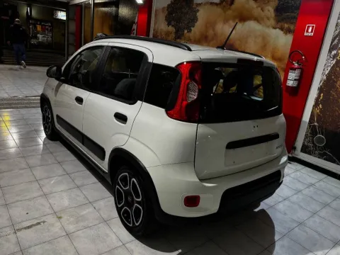Fiat Panda 1.0 firefly hybrid City Life s&s 70cv 5p.ti - Immagine 4