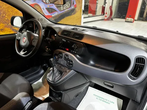 Fiat Panda 1.0 firefly hybrid City Life s&s 70cv 5p.ti - Immagine 20