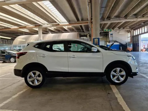 Nissan Qashqai 1.5 dci N-Tec 115cv - Immagine 2