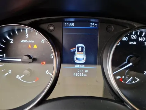 Nissan Qashqai 1.5 dci N-Tec 115cv - Immagine 12