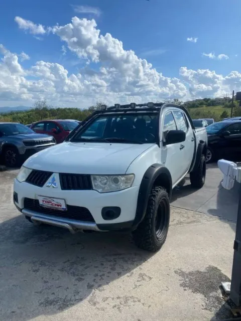 Mitsubishi L200 d.cab 2.5 di-d Invite Plus - Immagine 3