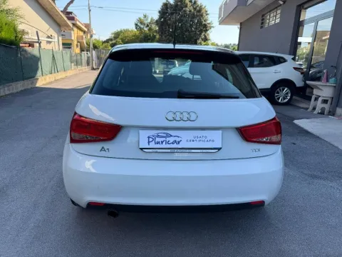 Audi A1 Sportback 1.6 tdi Ambition s-tronic - Immagine 4