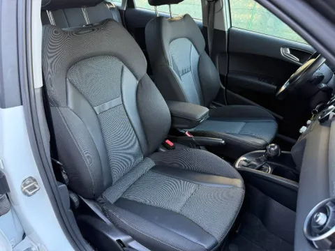 Audi A1 Sportback 1.6 tdi Ambition s-tronic - Immagine 11