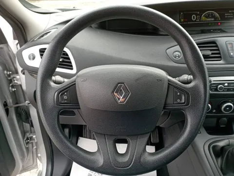 Renault Scenic 1.5 dci energy s&s 110cv - Immagine 9