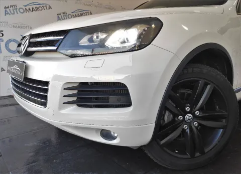 Volkswagen Touareg 3.0 V6 tdi Executive tiptronic - Immagine 2