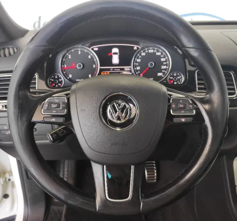 Volkswagen Touareg 3.0 V6 tdi Executive tiptronic - Immagine 9