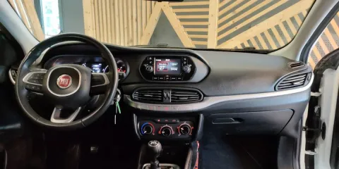 Fiat Tipo SW 1.6 mjt Easy s&s 120cv my19 - Immagine 22