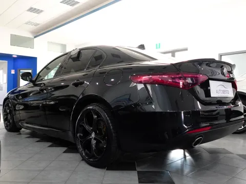 Alfa Romeo Giulia 2.2 t Giulia 150cv - Immagine 5