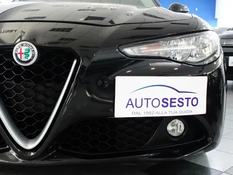 Alfa Romeo Giulia 2.2 t Giulia 150cv - Immagine 10