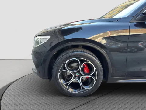 Alfa Romeo Stelvio 2.2 t Sport Tech Q4 190cv auto - Immagine 9