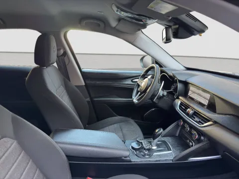 Alfa Romeo Stelvio 2.2 t Sport Tech Q4 190cv auto - Immagine 11