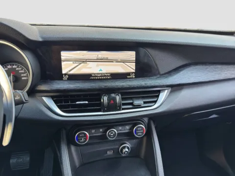 Alfa Romeo Stelvio 2.2 t Sport Tech Q4 190cv auto - Immagine 16