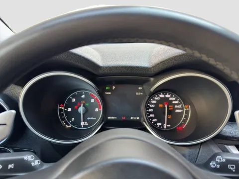 Alfa Romeo Stelvio 2.2 t Sport Tech Q4 190cv auto - Immagine 17