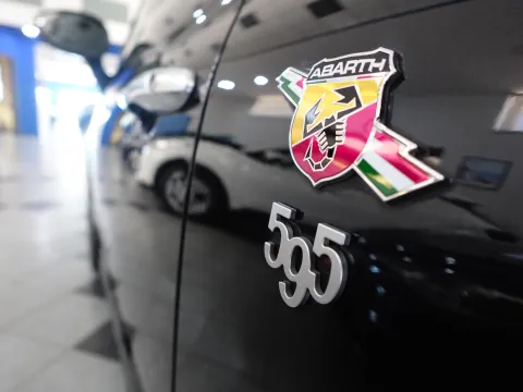 Abarth 595 1.4 t-jet Turismo 165cv my19 - Immagine 14