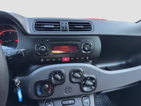 Fiat Panda 1.3 mjt 16v Lounge 75cv - Immagine 16