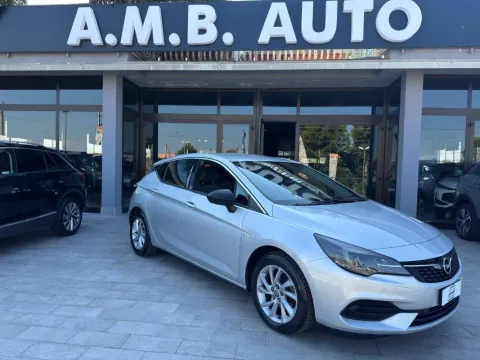 Opel Astra 5p 1.2 t Business Elegance s&s 110cv - Immagine 1